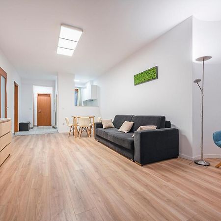 Modern Apartment With Garage Budapest Bagian luar foto