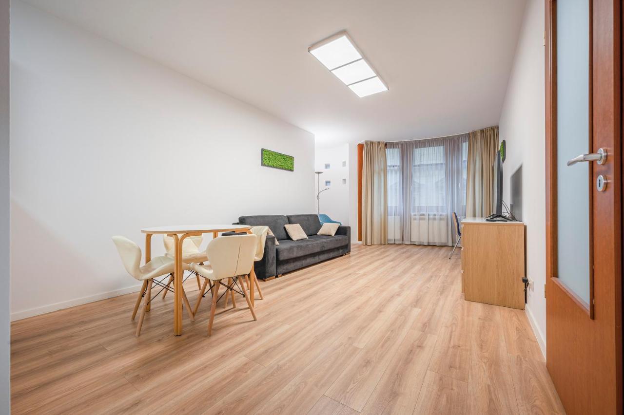 Modern Apartment With Garage Budapest Bagian luar foto